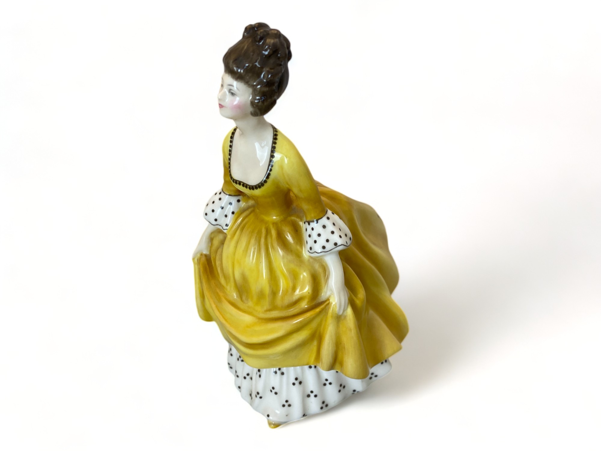 A collection of porcelain ladies by Royal Doulton, Coalport and Royal Worcester - Image 18 of 22
