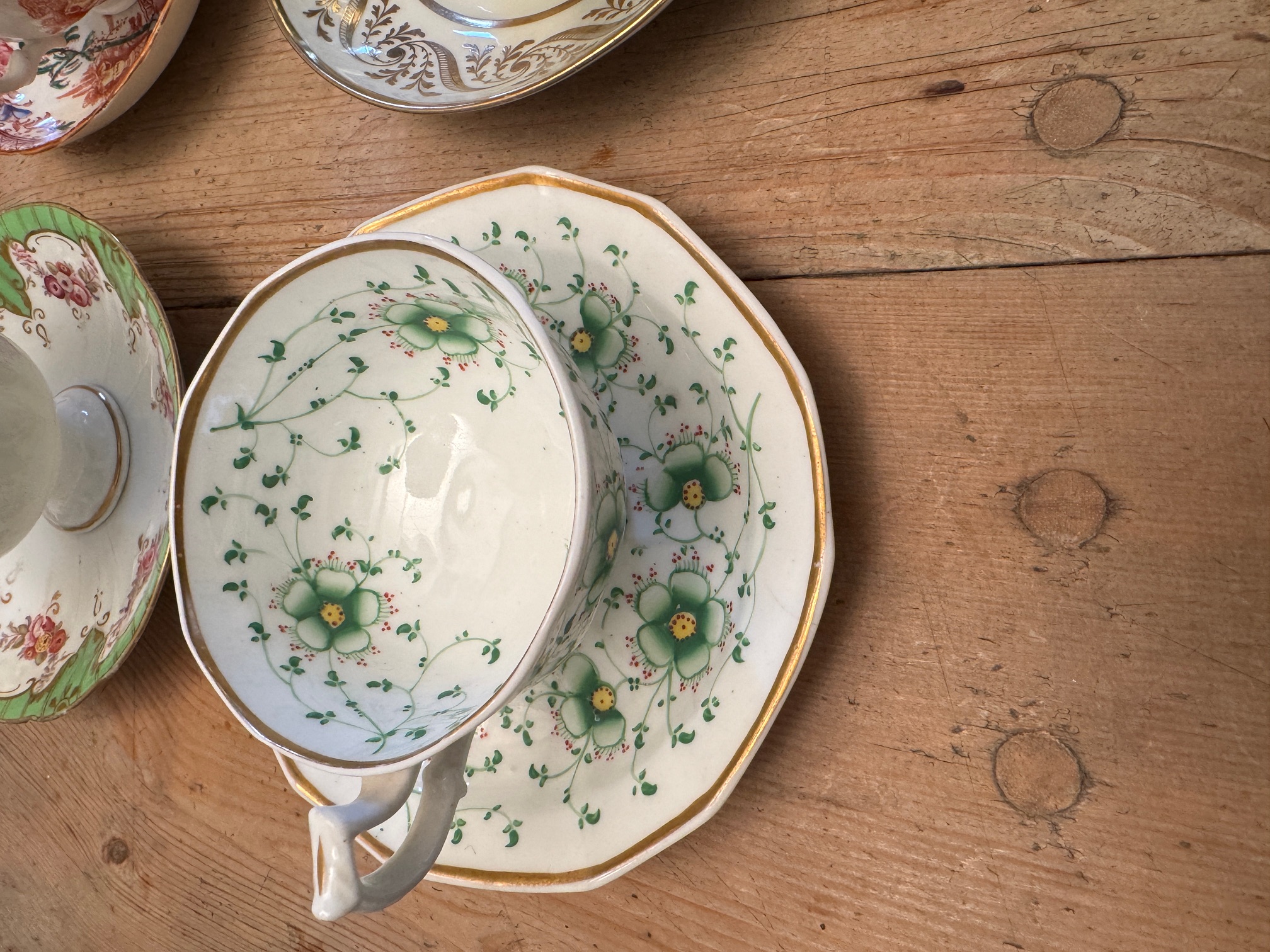 A collection of eighteen largely mid 19th century English porcelain cups and saucers - Image 2 of 20