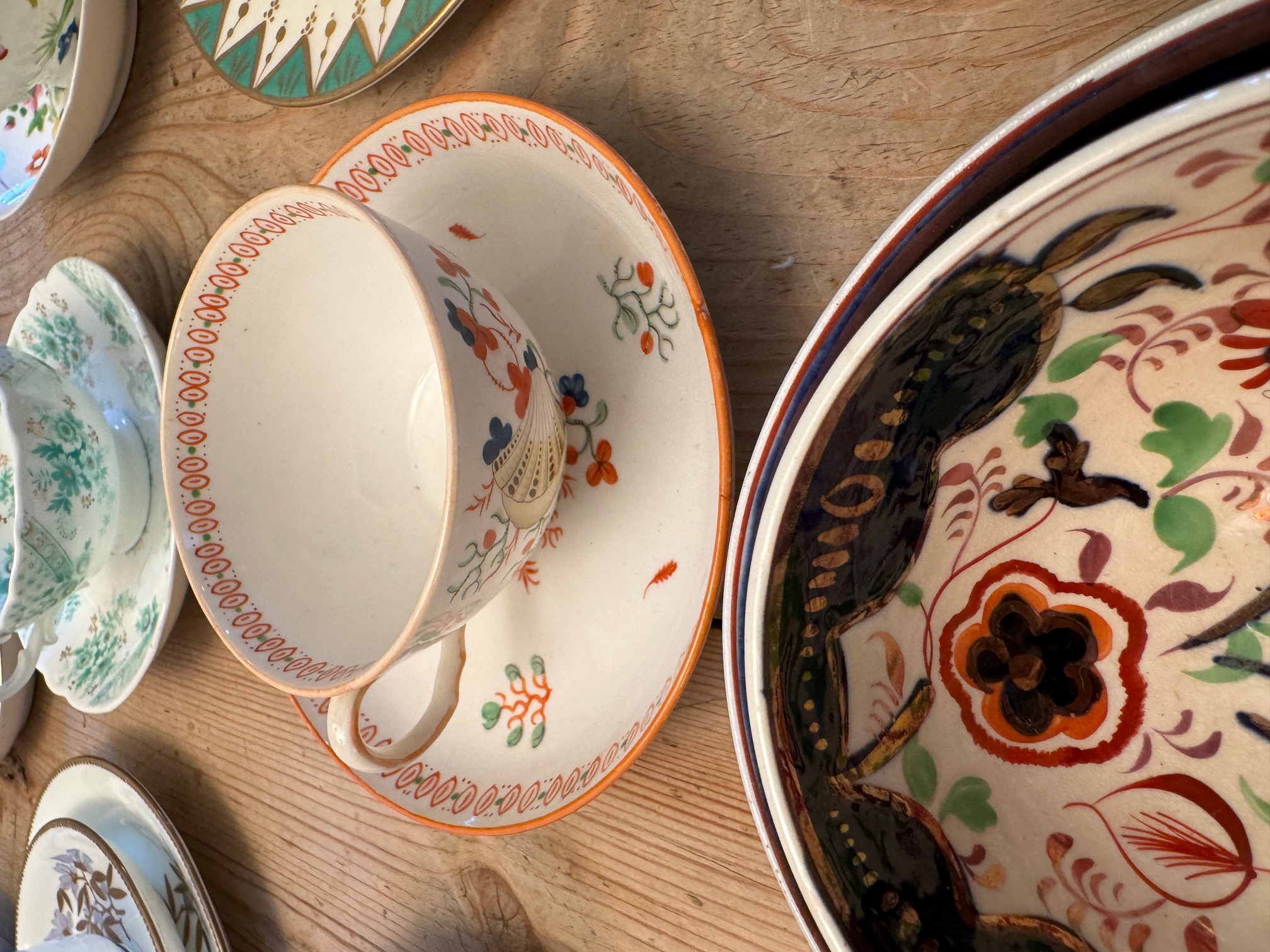 A collection of eighteen largely mid 19th century English porcelain cups and saucers - Image 9 of 20