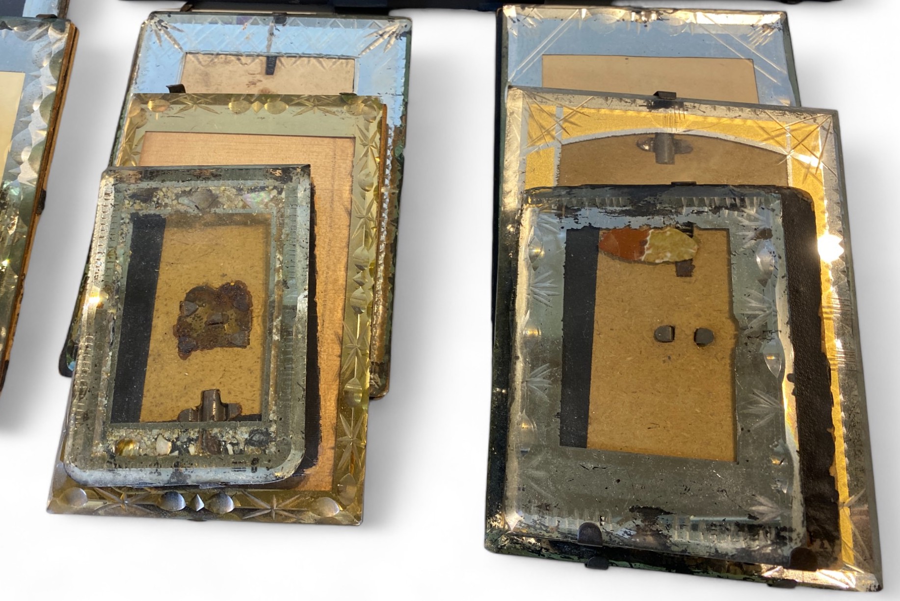 A group of small antique and vintage picture frames - Image 7 of 9