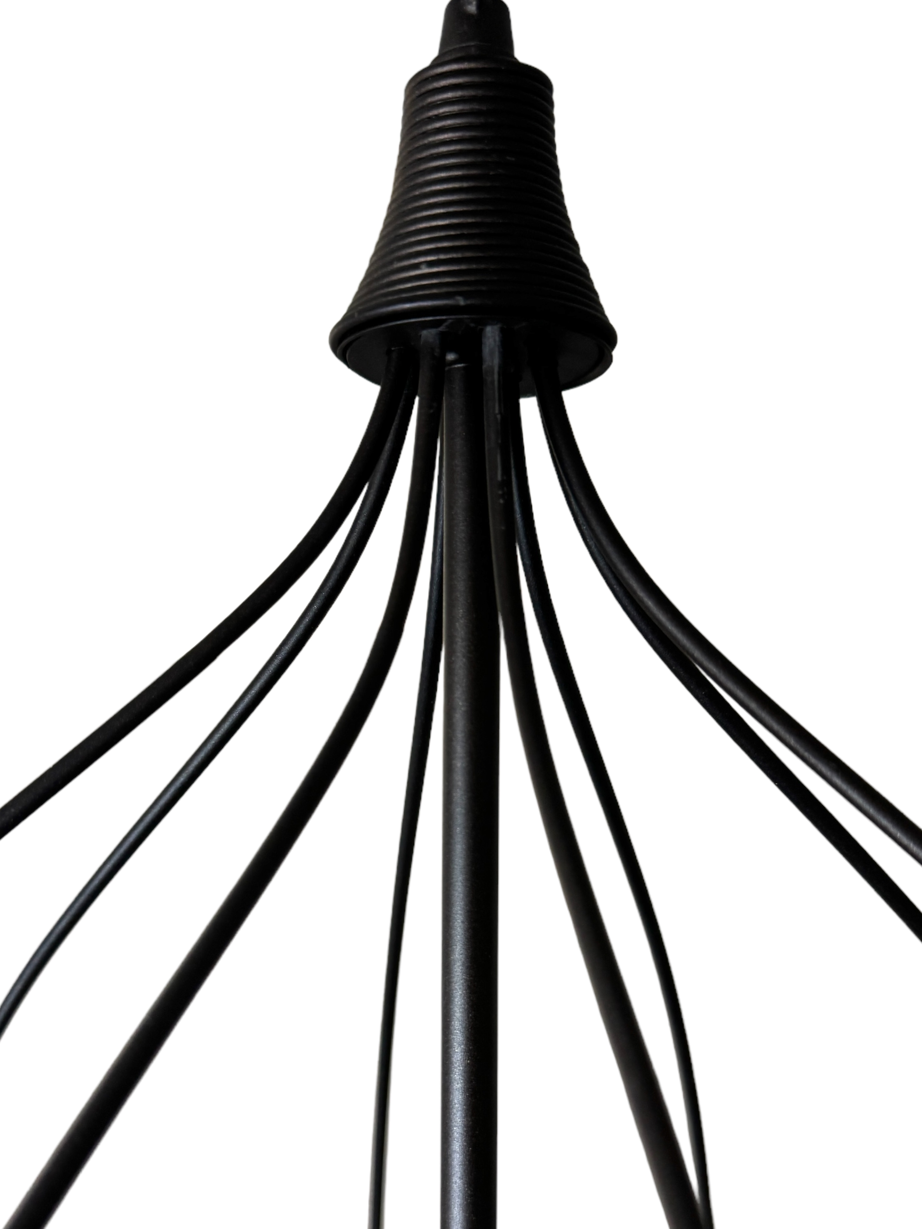 A contemporary black painted eight branch chandelier - Bild 3 aus 3