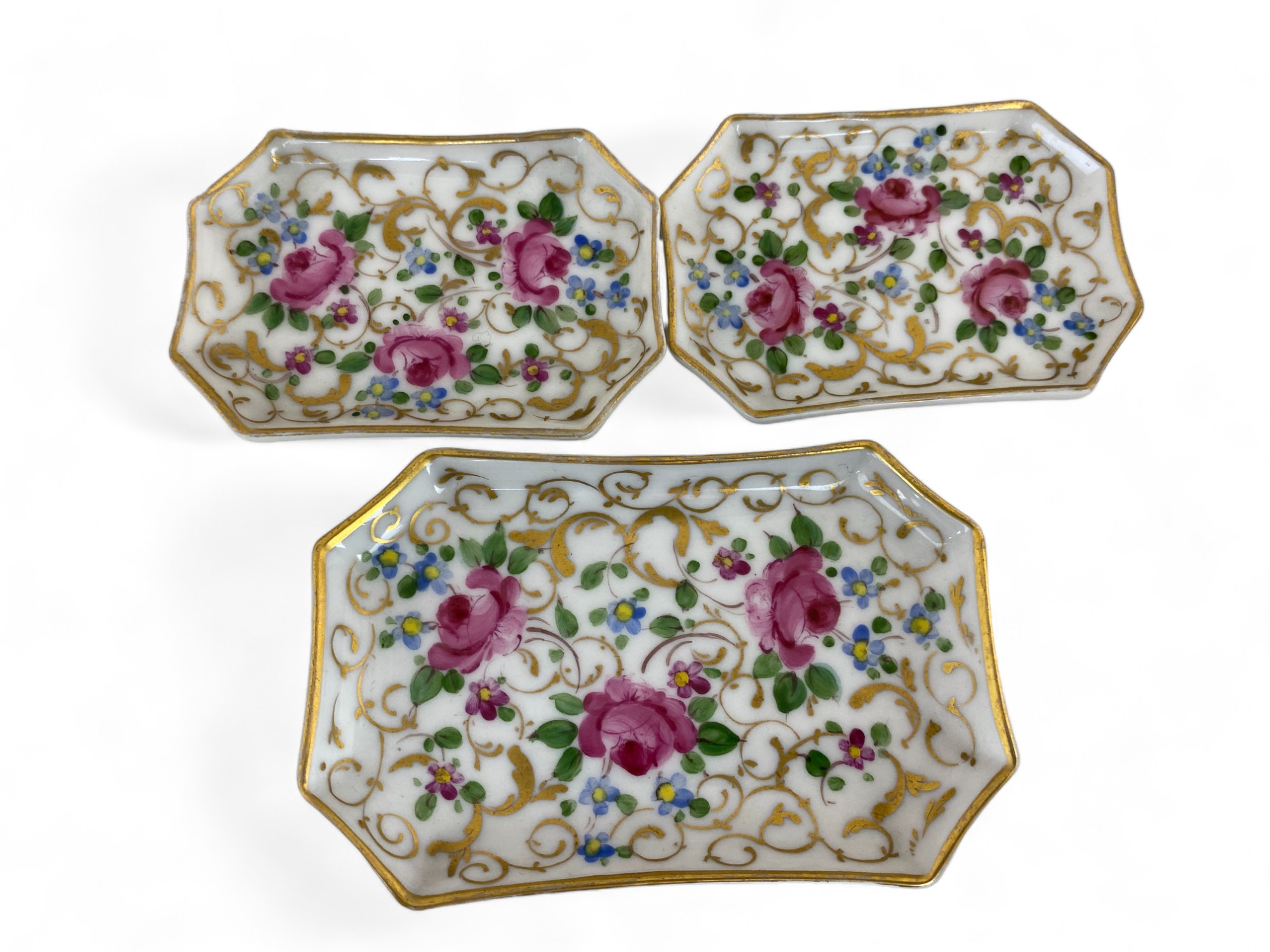 A quantity of decorative ceramics including a small quantity of small boxes - Image 9 of 22