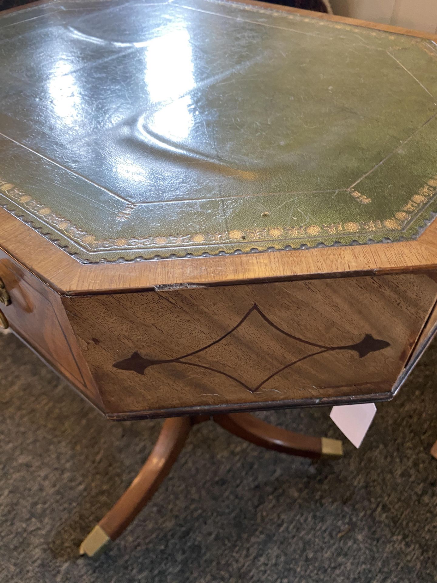 A small Regency mahogany and ebony marquetry octagonal centre table - Image 9 of 21