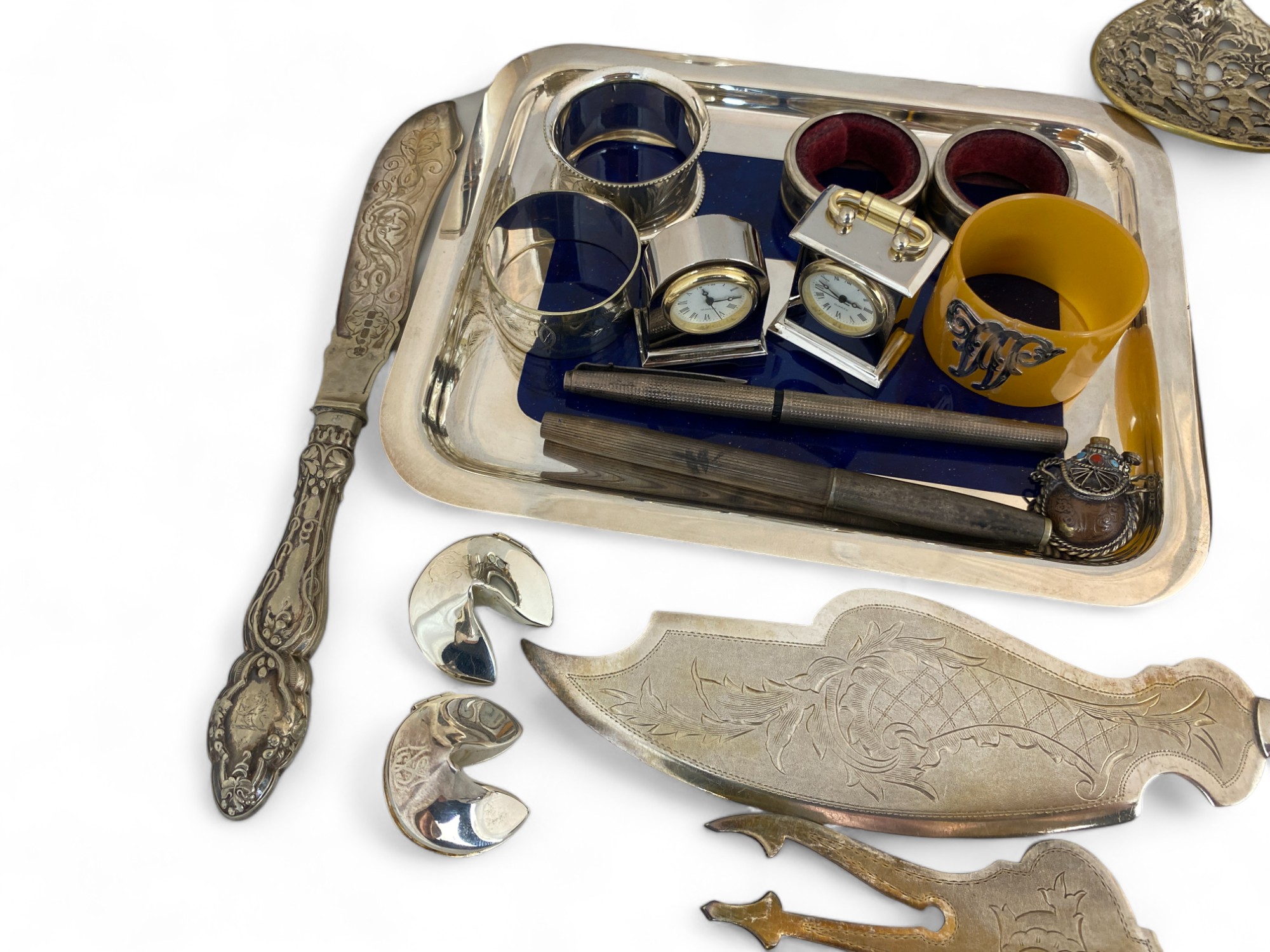 A group lot of silver plate and objects de vertu - Image 3 of 6