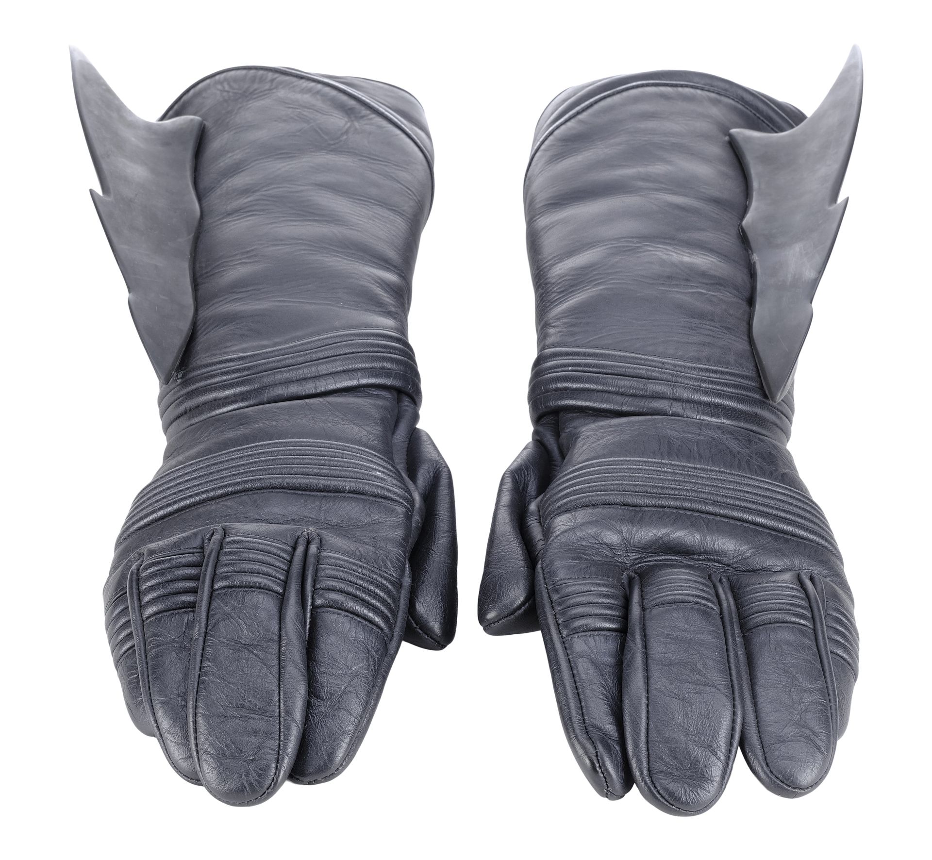 BATMAN & ROBIN (1997) - Batman's (George Clooney) Gloves - Image 5 of 7