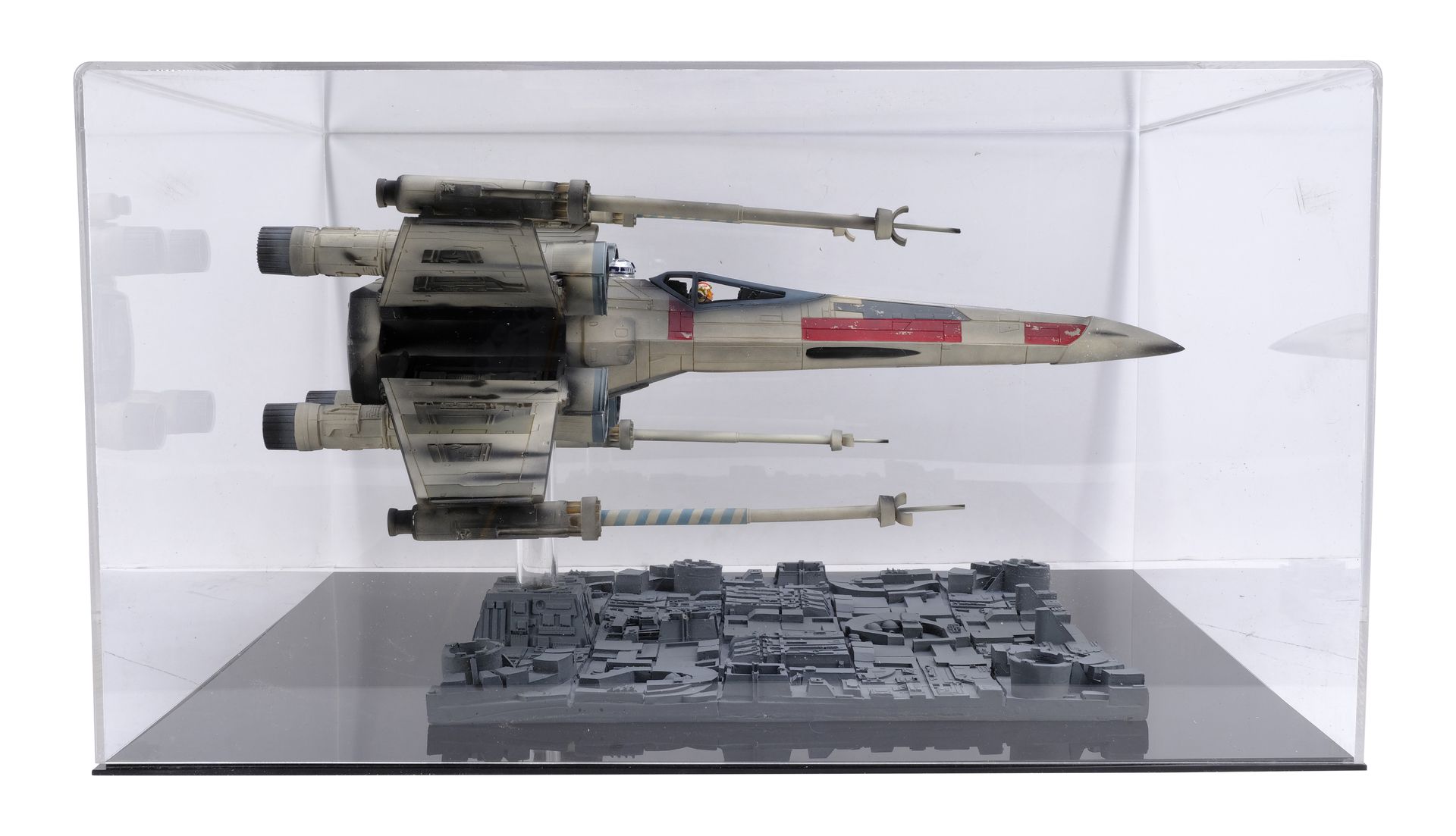 STAR WARS: A NEW HOPE (1977) - Limited-Edition ICONS X-Wing Starfighter Model Replica - Bild 14 aus 16