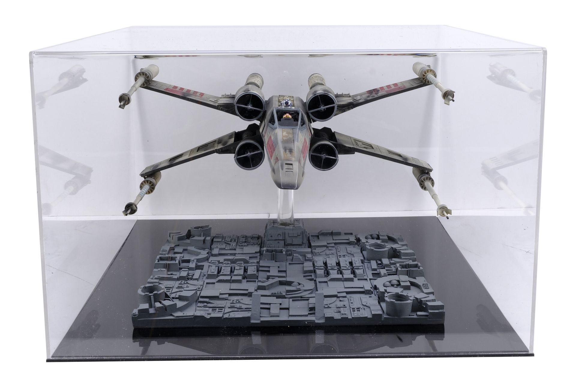 STAR WARS: A NEW HOPE (1977) - Limited-Edition ICONS X-Wing Starfighter Model Replica - Bild 13 aus 16