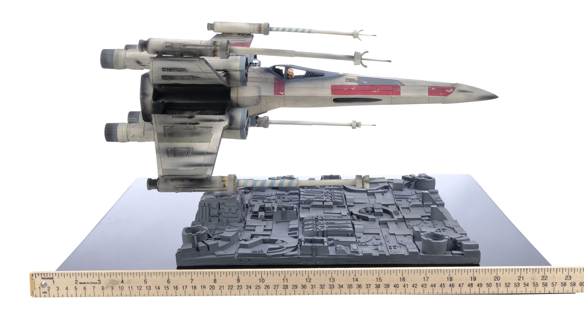 STAR WARS: A NEW HOPE (1977) - Limited-Edition ICONS X-Wing Starfighter Model Replica - Bild 16 aus 16