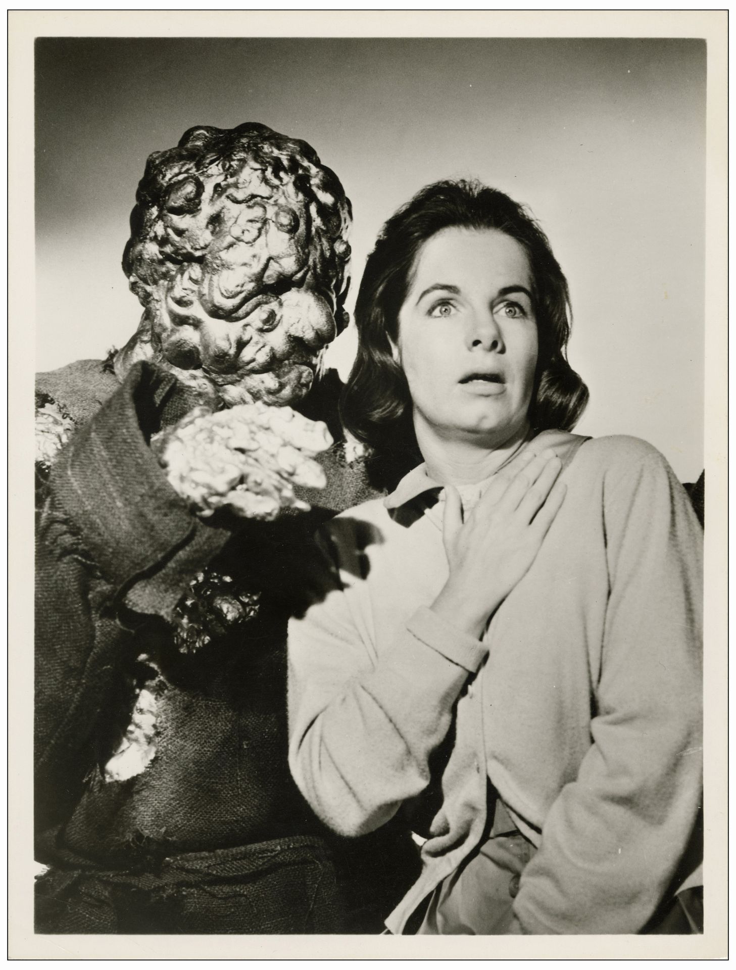 THE OUTER LIMITS - Promotional Photos (12) (7" x 9"); Fine - Image 8 of 14