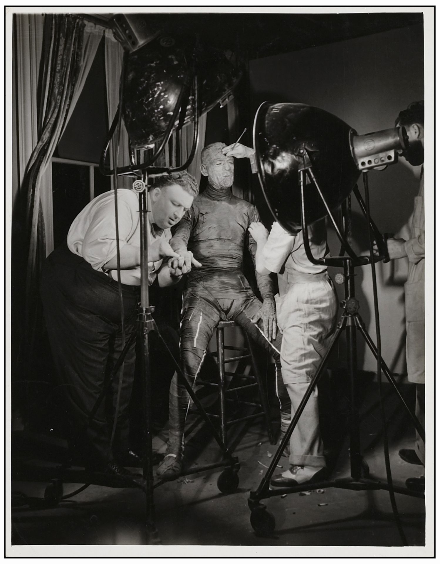 THE MUMMY - (2) Behind the Scenes Photos, Over Sized Double-Weight and 8" x 10" Single-Weight. (11" - Image 2 of 4