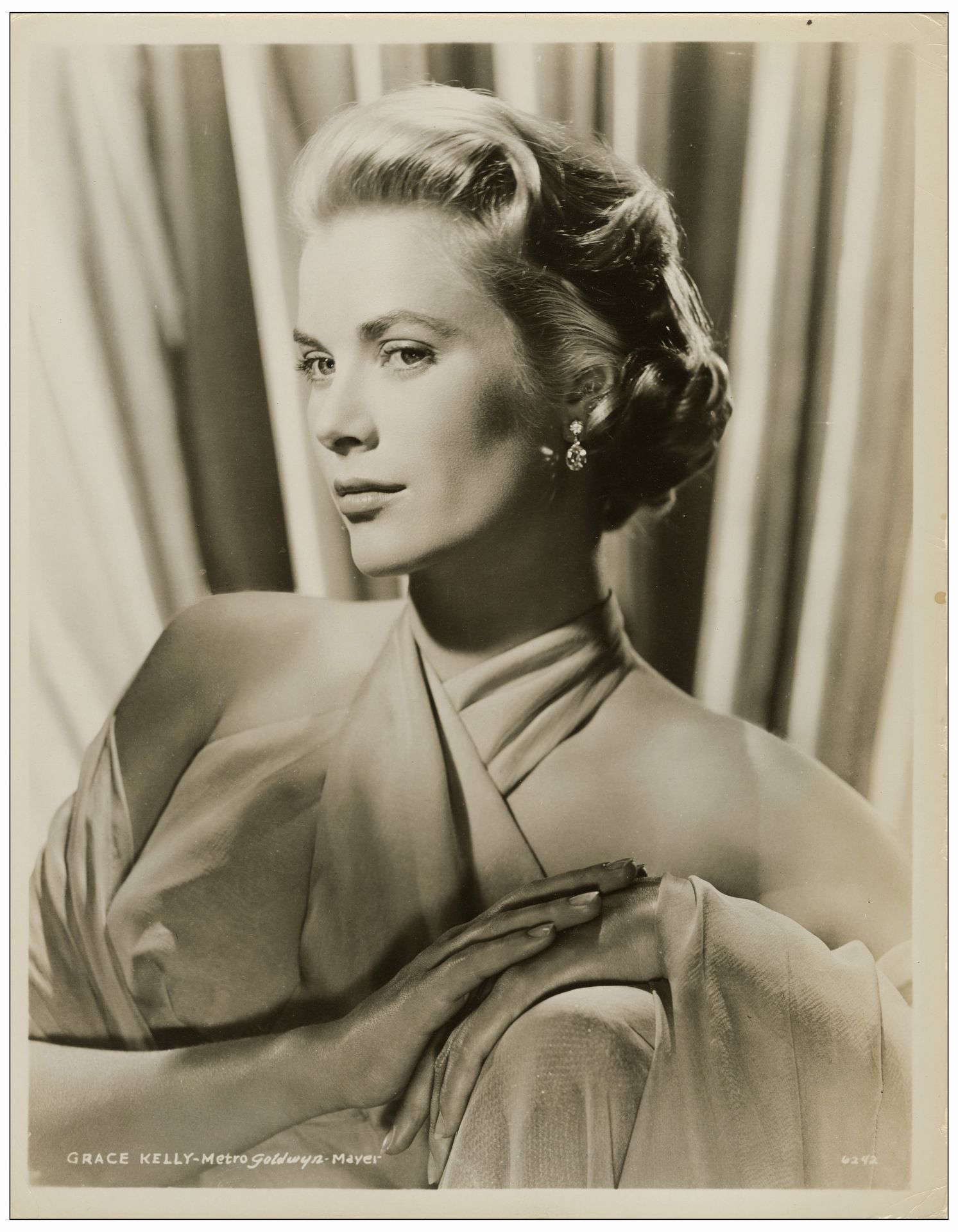 GRACE KELLY - (20) Promotional Photos; (8) Color and (12) B&W. (8" x 10"); Very Fine - Image 10 of 21