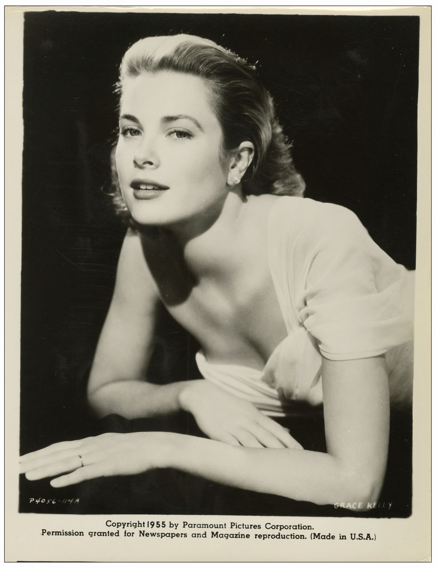 GRACE KELLY - (20) Promotional Photos; (8) Color and (12) B&W. (8" x 10"); Very Fine - Image 12 of 21