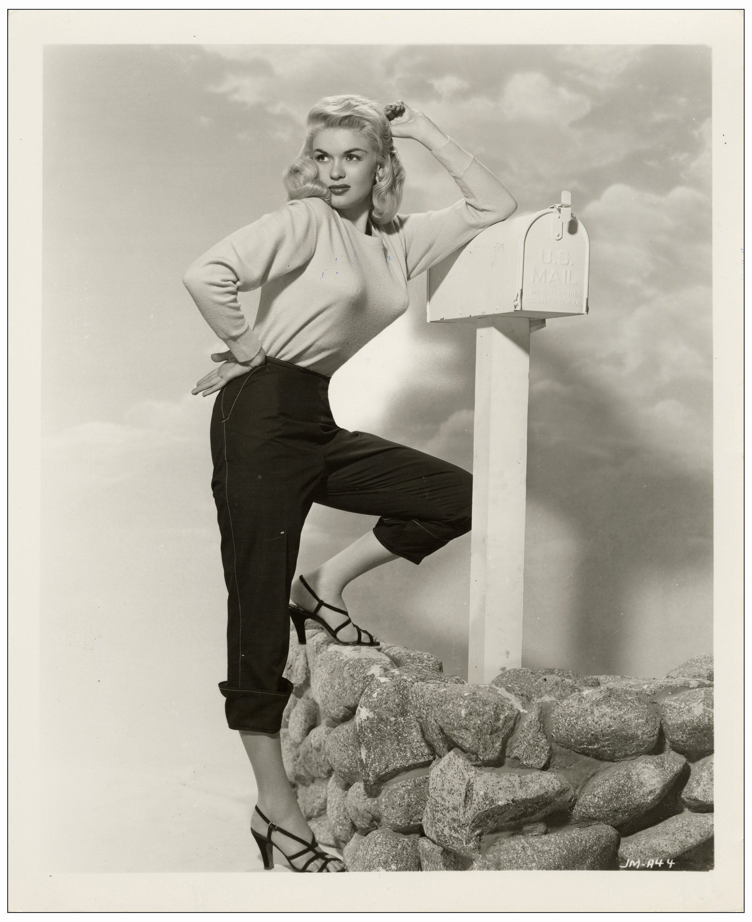 JAYNE MANSFIELD - (8" x 10") (16) Vintage Photos (10" x 8" ); Fine+ - Image 17 of 17