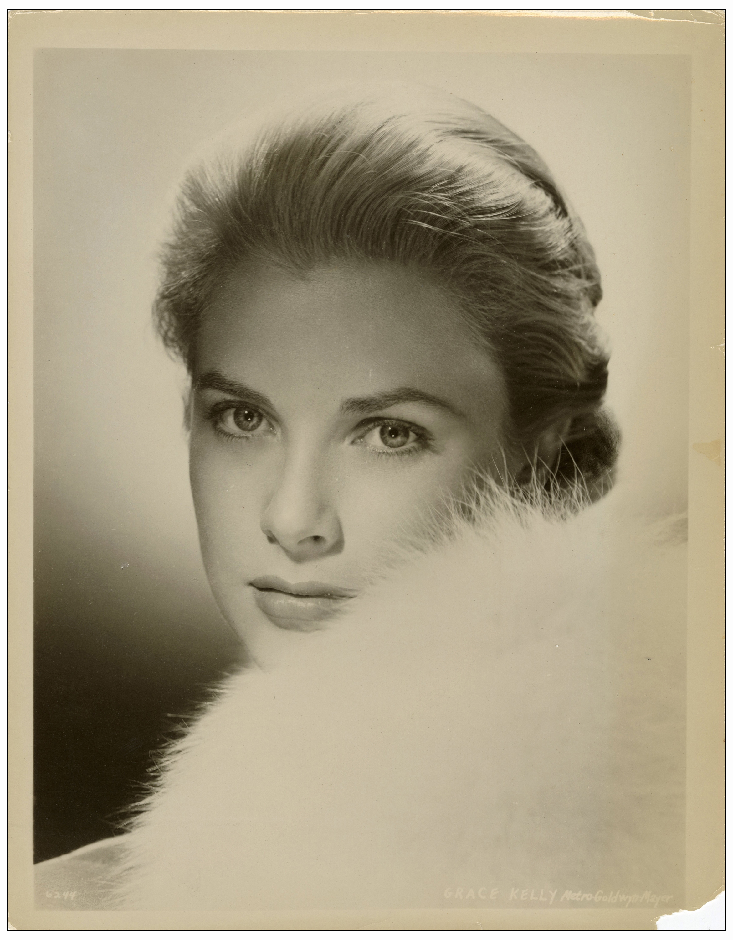 GRACE KELLY - (20) Promotional Photos; (8) Color and (12) B&W. (8" x 10"); Very Fine - Image 11 of 21