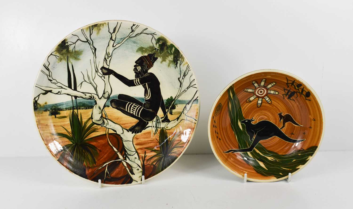 Martini Boyd of Australia pottery bowl 18cm diameter, and plate 26cm diameter, depicting an