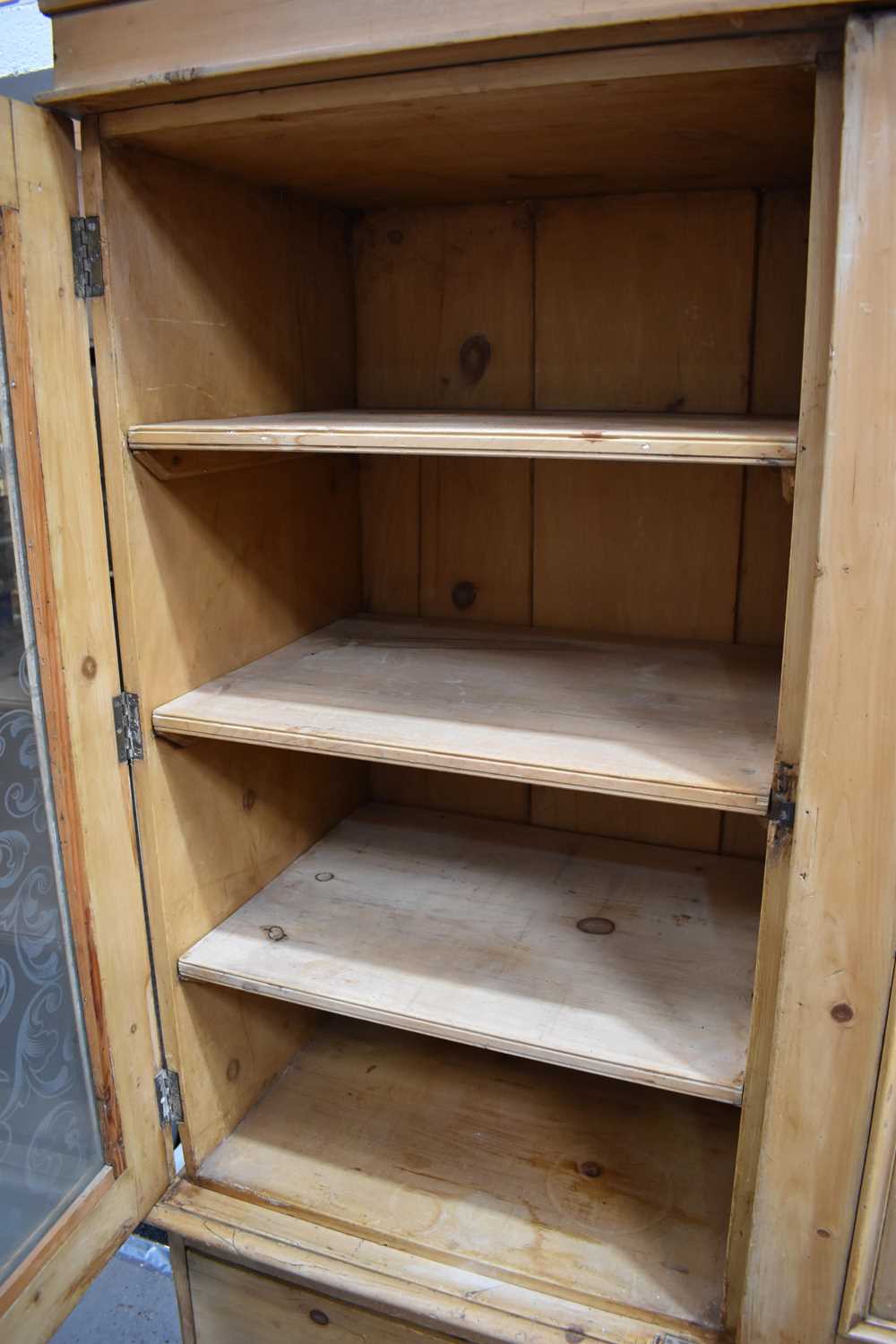 An antique pine Housekeepers’ cupboard, the central door flanked by two glazed cupboard doors - Image 3 of 12