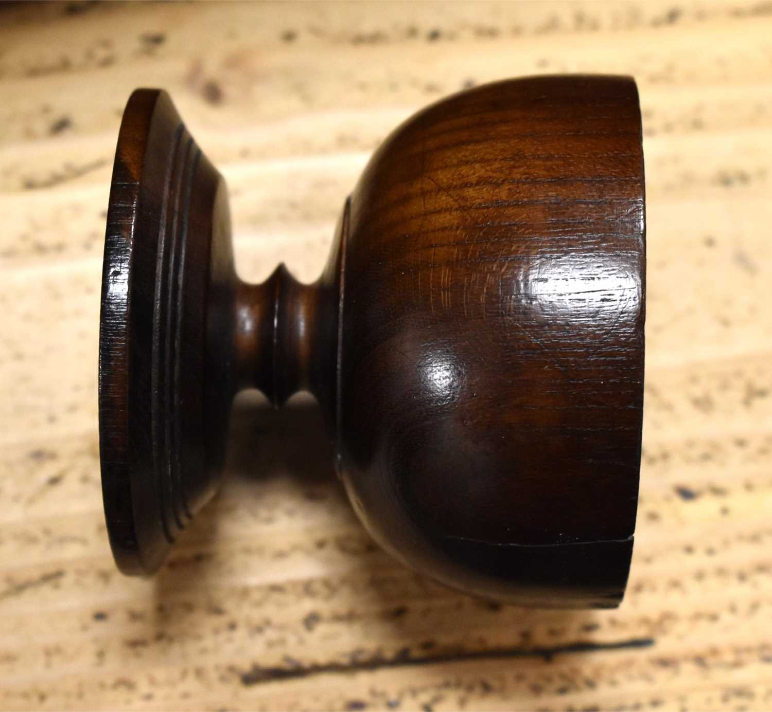 Four pieces of treen, to include a cylindrical brush holder, two standing salts, a hardwood turned - Image 15 of 15