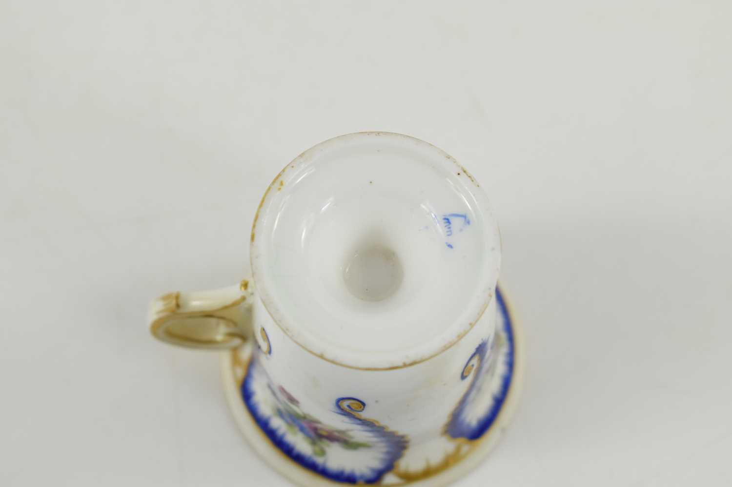 An early 19th century French sorbet cup, manner of Sevres, painted with flowers in blue panels, C - Image 2 of 2