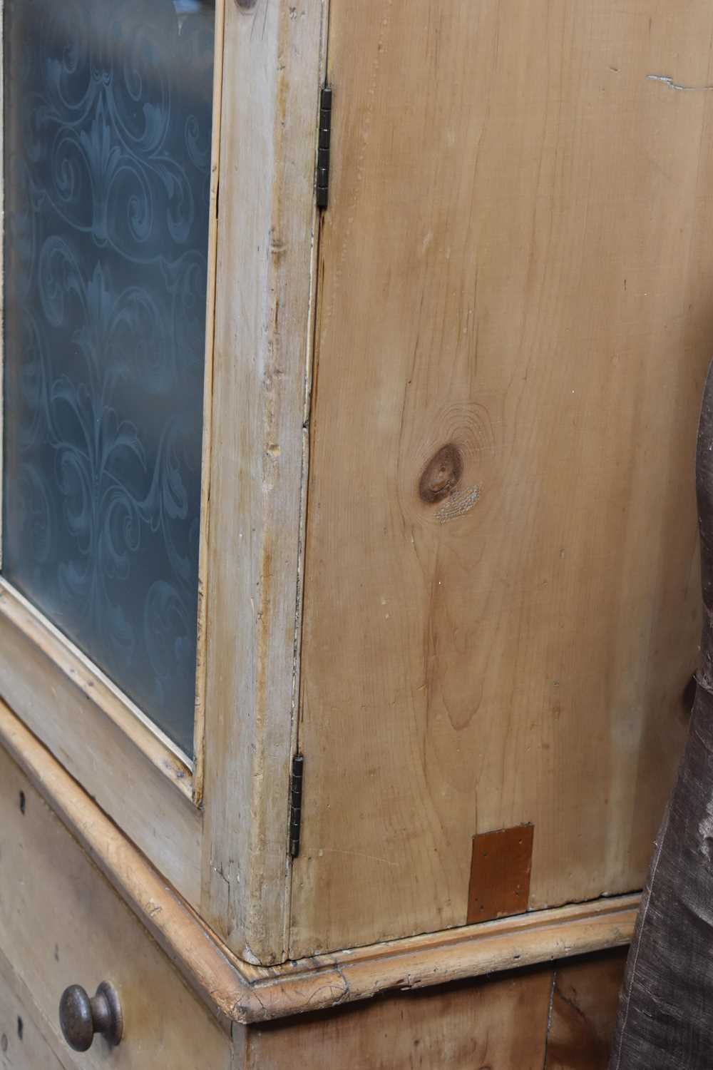 An antique pine Housekeepers’ cupboard, the central door flanked by two glazed cupboard doors - Image 5 of 12