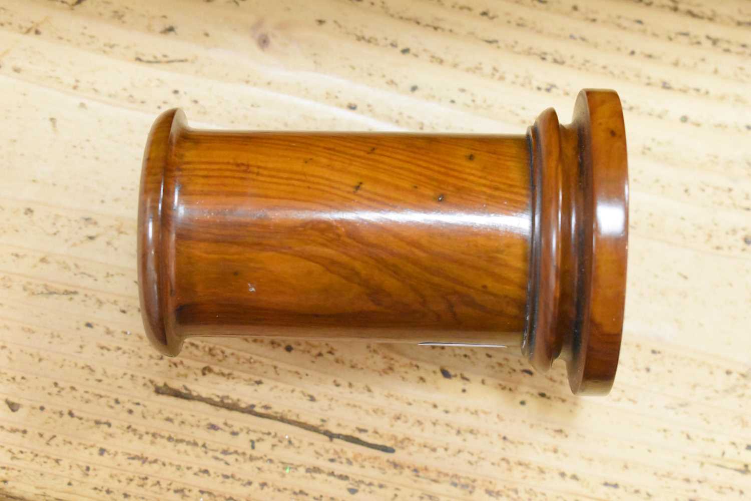 Four pieces of treen, to include a cylindrical brush holder, two standing salts, a hardwood turned - Image 6 of 15