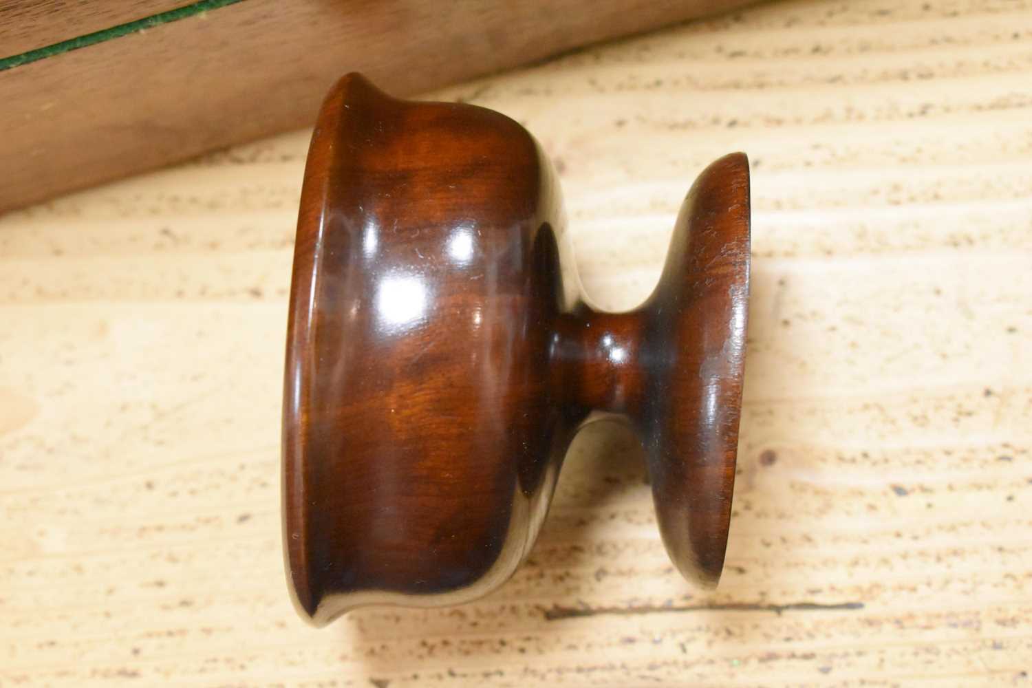 Four pieces of treen, to include a cylindrical brush holder, two standing salts, a hardwood turned - Image 8 of 15