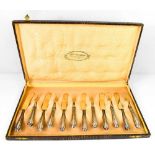 A Casa Dell'Argento Via Rue Macelli 68, Roma cased set of silver knives and forks, each with