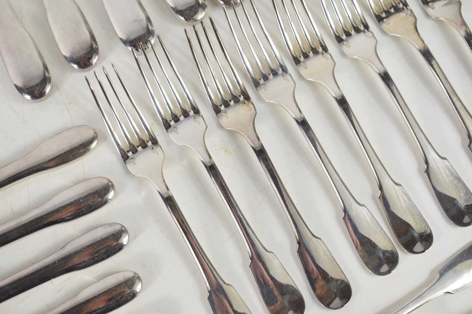 A set of Christofle plated flatwares comprising eight knives, butter knives, forks, dessert forks, - Image 3 of 6