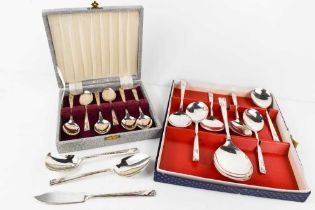 A set of six silver Art Deco period tea spoons, in the original JW D'Arcy of Peterborough