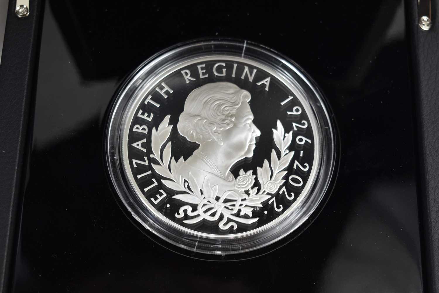 Royal Mint: Her Majesty Queen Elizabeth II Memorial 5oz Silver Proof Coin, limited edition, in - Image 2 of 2