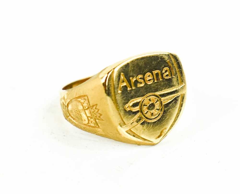 A 9ct gold Arsenal Football club insignia gentleman's signet ring, size Z, 8.8g.