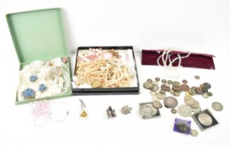 A group of vintage costume jewellery including simulated pearls, a Scottish thistle brooch and