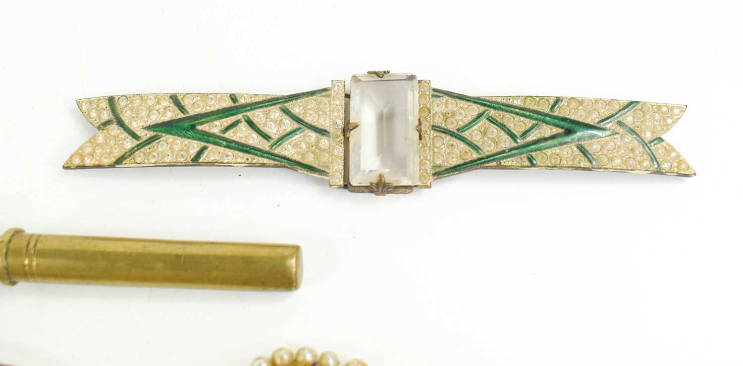 A selection of jewellery to include Art Deco paste buckle, a gilt metal and bulls eye agate set - Image 3 of 3
