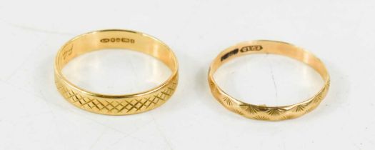 Two 9ct gold rings, both engraved with decoration, size M½ and N½, 2.86g.