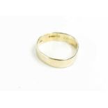 A 9ct white gold wedding band of simple form, size O, 3.3g.