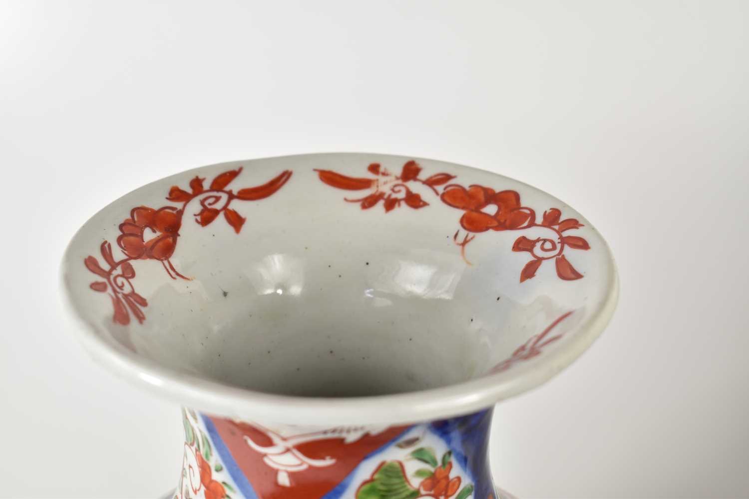 A pair of late 19th century Chinese vases, decorated in the Imari colourway with panels of birds - Image 3 of 5