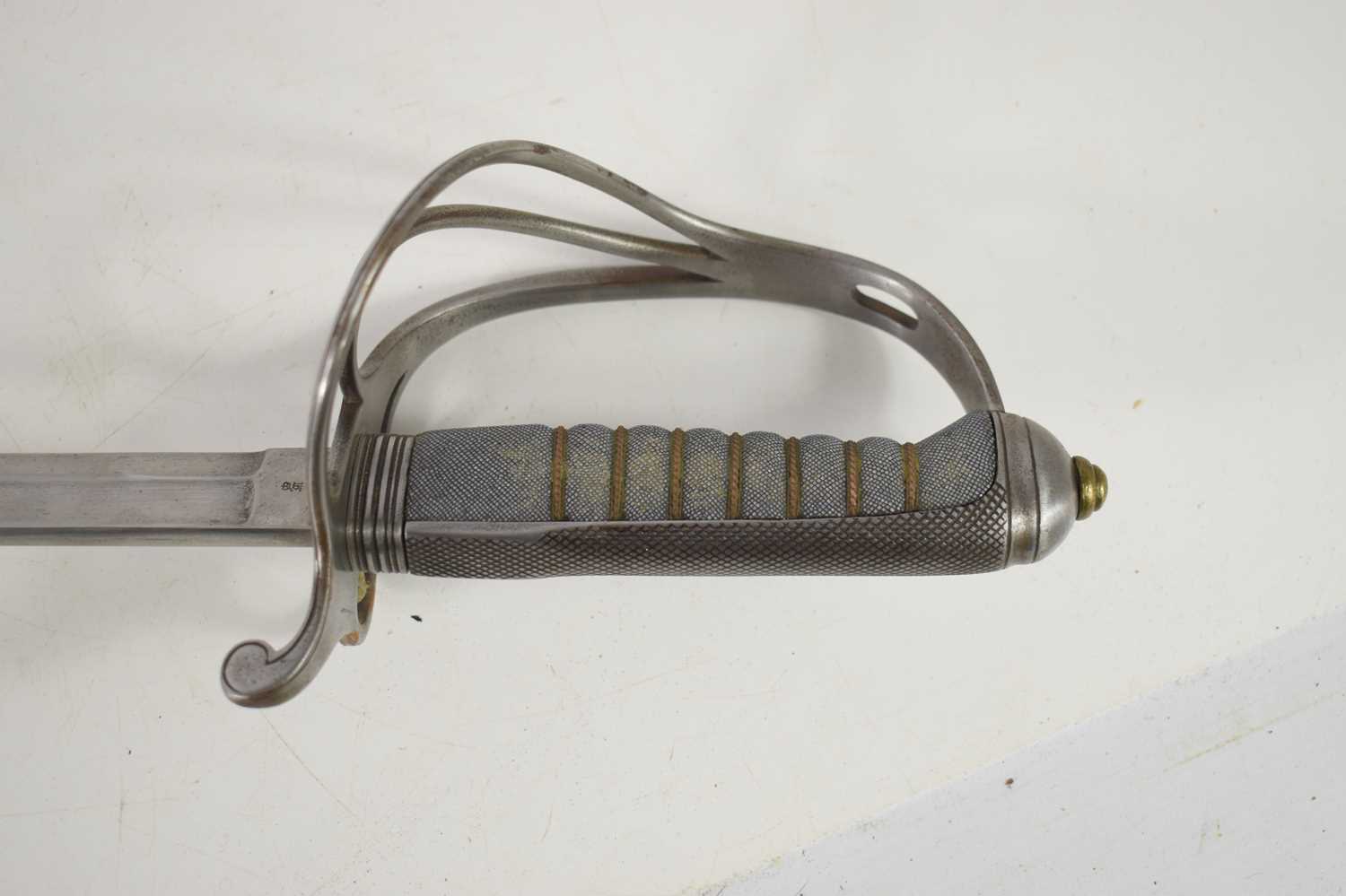 An 1821 pattern officers sword, the fullered blade stamped Gebr Weyersberg Solingen, shagreen - Bild 3 aus 3