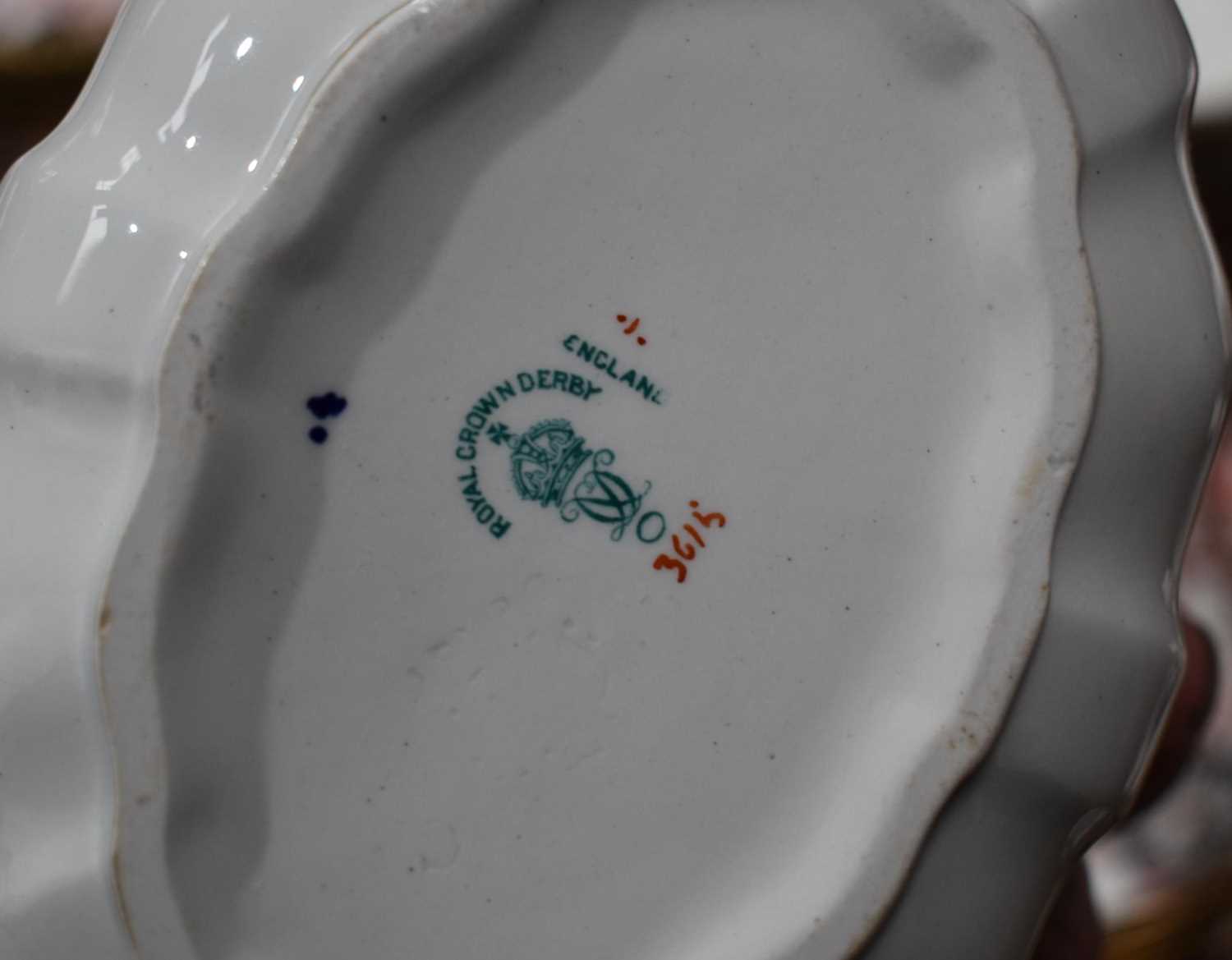 An extensive early 20th century Osmaston Road Royal Crown Derby part dinner service in the Japan - Image 4 of 9