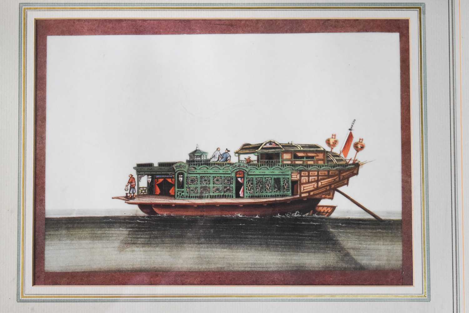 A decorative print of a 19th century Chinese watercolour depicting a junk or houseboat, 21 by - Bild 2 aus 2