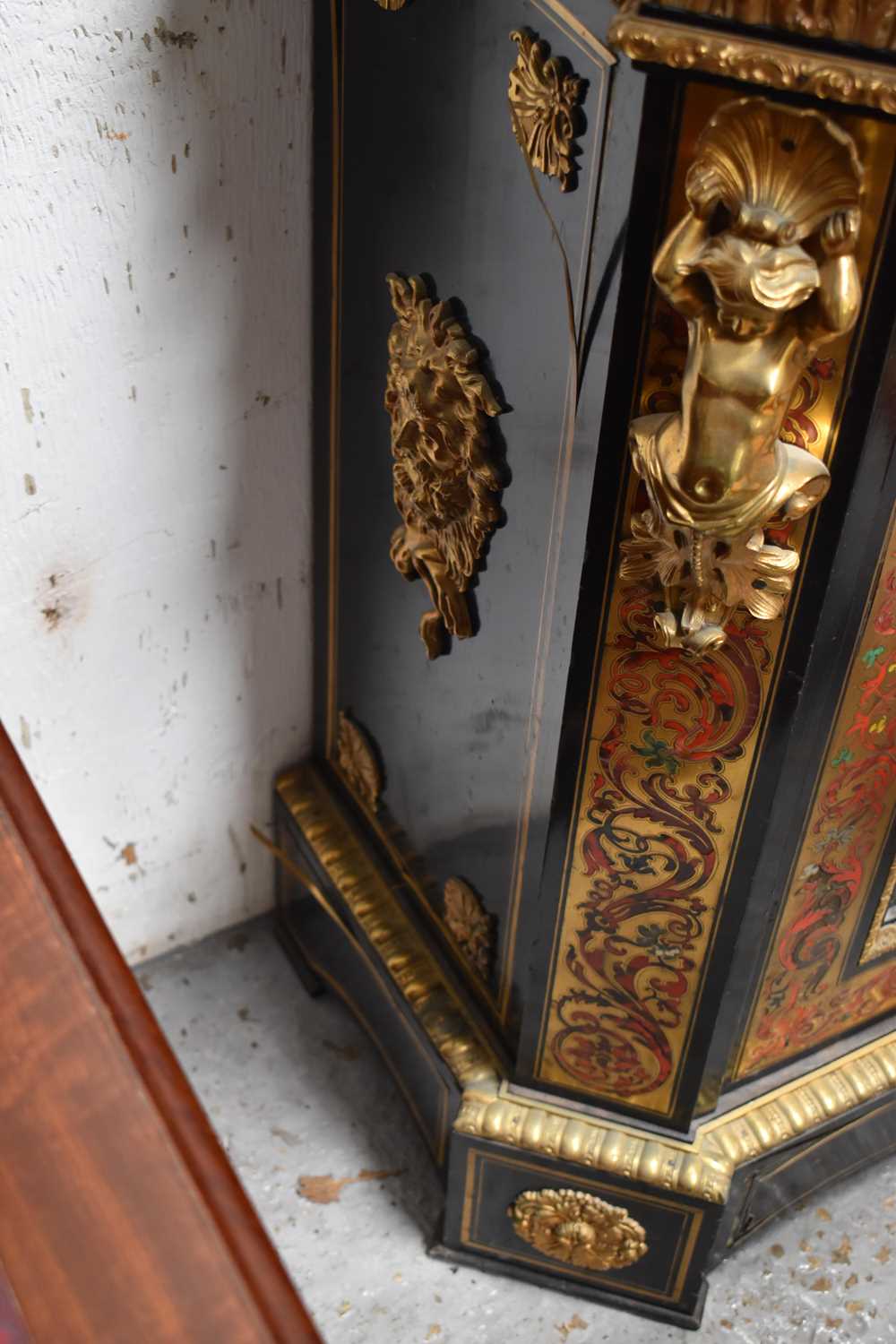 A 19th century style French boulework cabinet, having shaped serpentine marble top, to ebony cabinet - Bild 5 aus 14