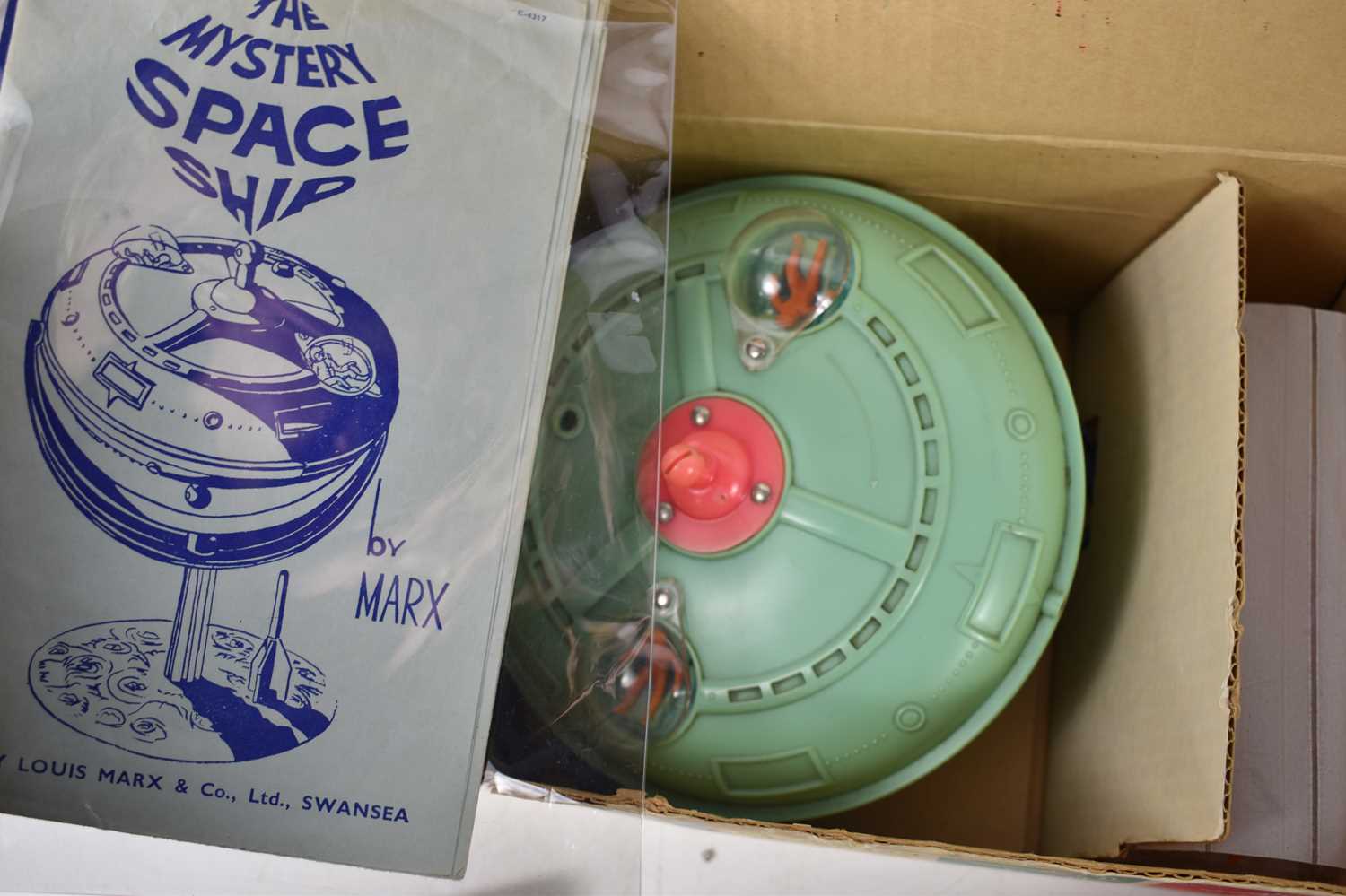 A group of vintage space toys to include a Louis Marx Mystery Space Ship in the original box, a - Image 4 of 8