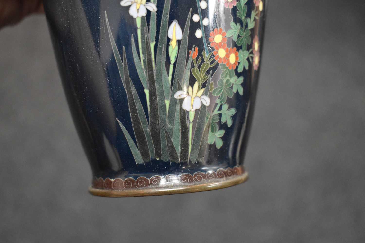 A pair of Art Deco cloisonne vases, of baluster form, the dark blue ground decorated with birds, - Image 10 of 14