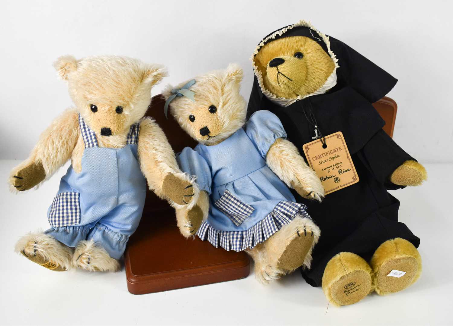 A Robin Rive limited edition bear, Sister Sophie, number 5 of 500, together with a pair of limited