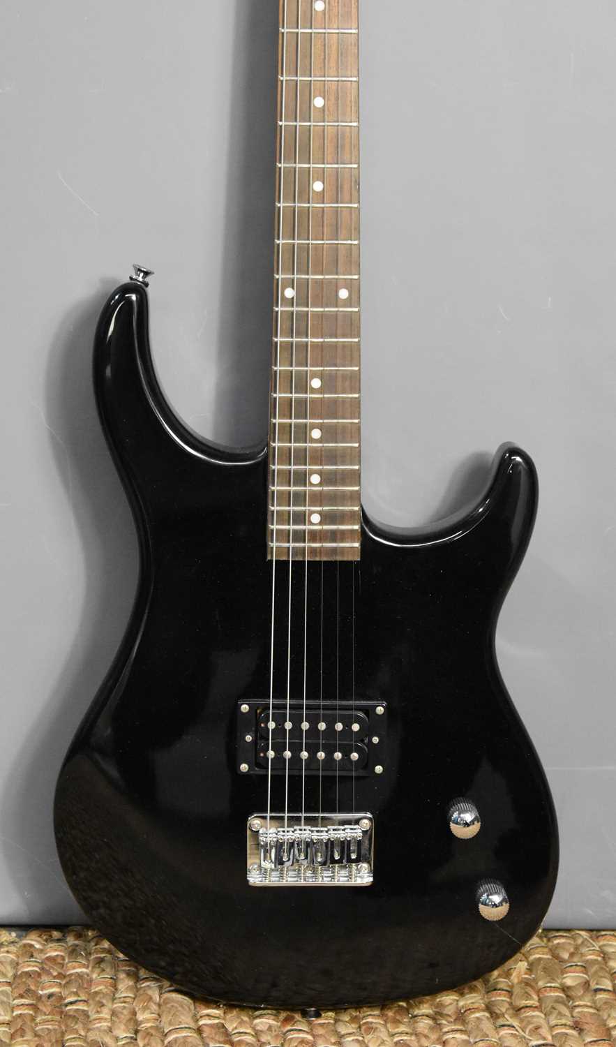 A Peavey Raptor Junior electric guitar in black. - Image 2 of 3