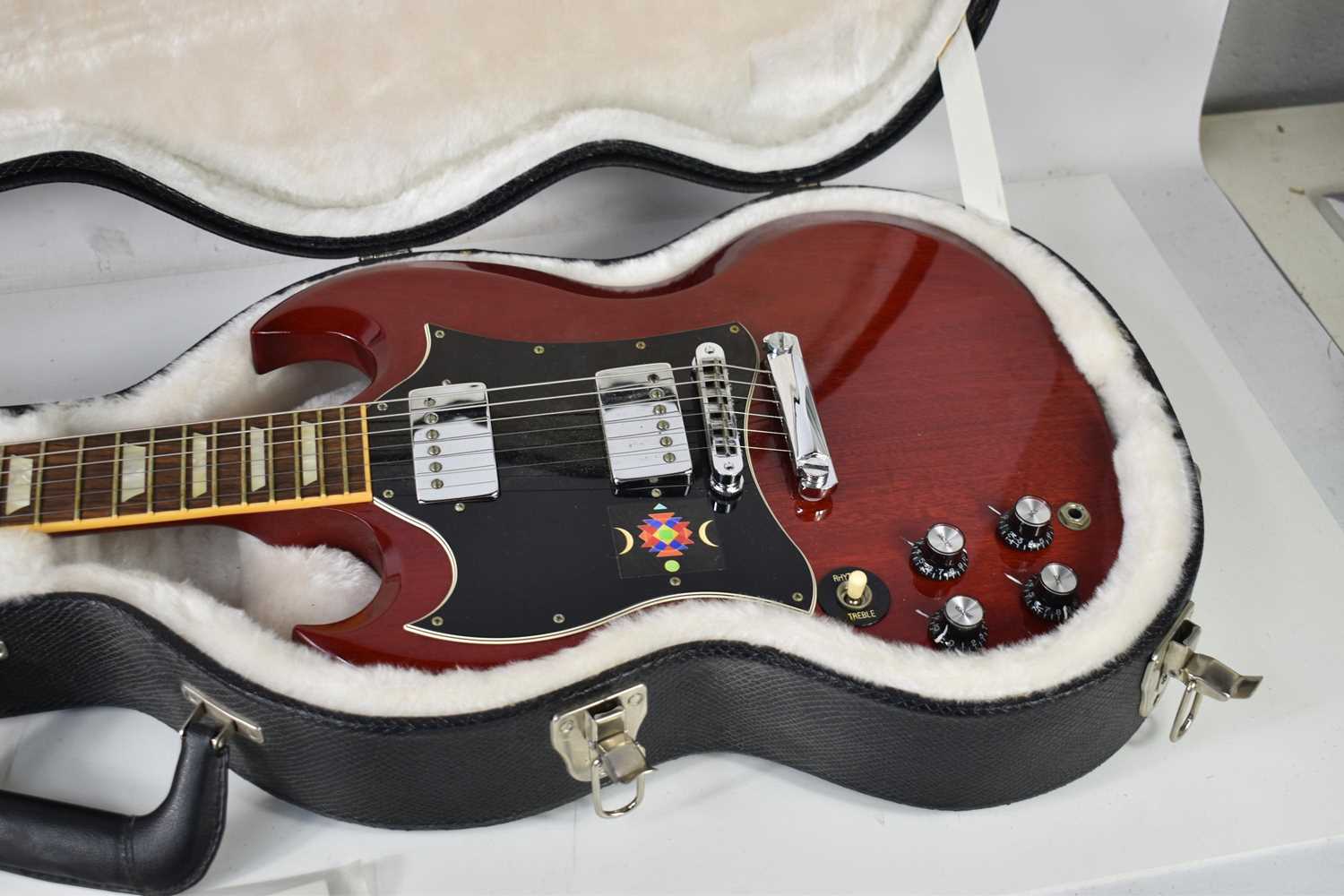 A Gibson SG Standard left handed electric guitar, made in USA, with original case and paperwork, - Bild 3 aus 3