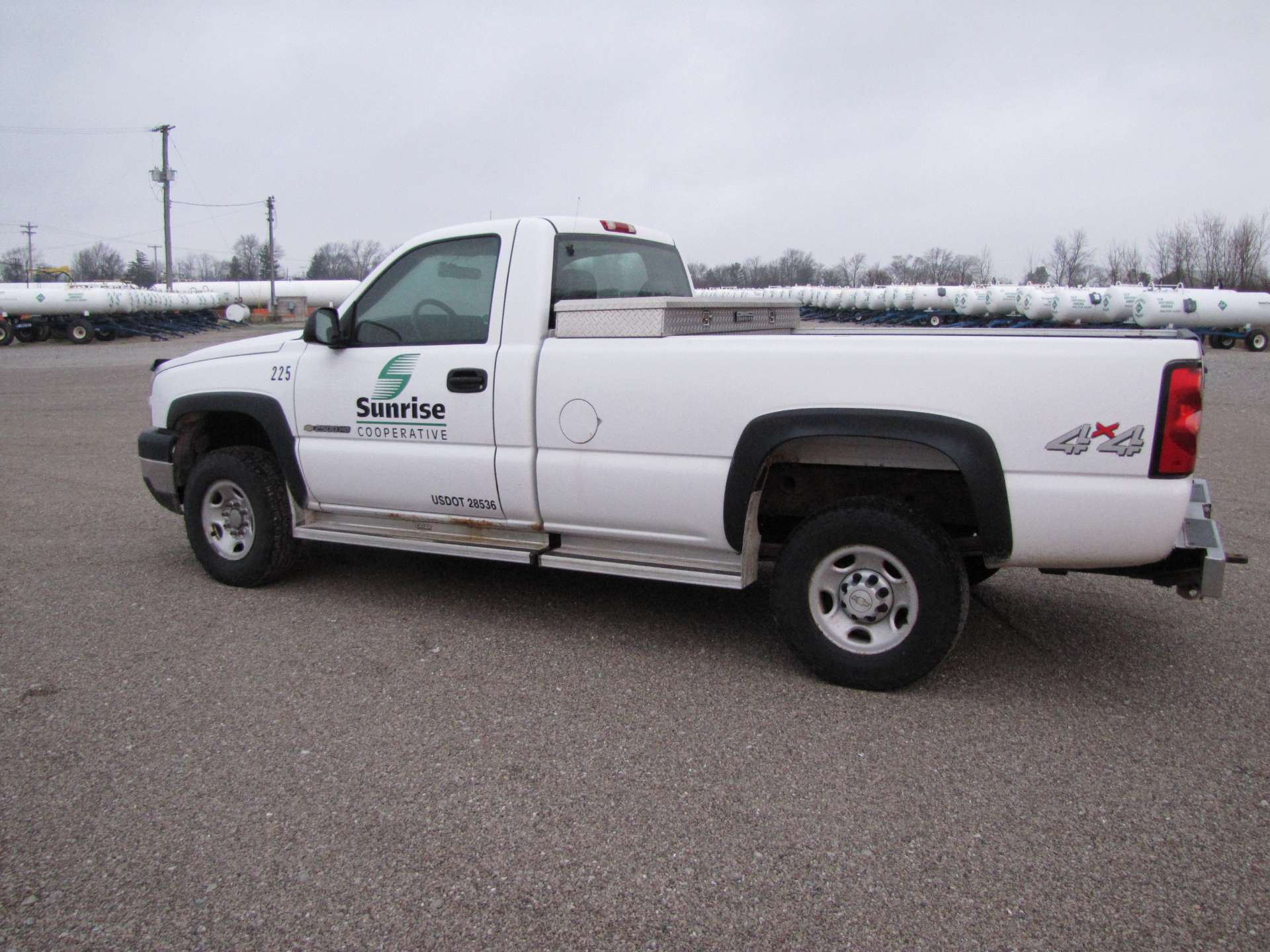 2006 Chevy 2500 HD pickup truck - Image 4 of 65