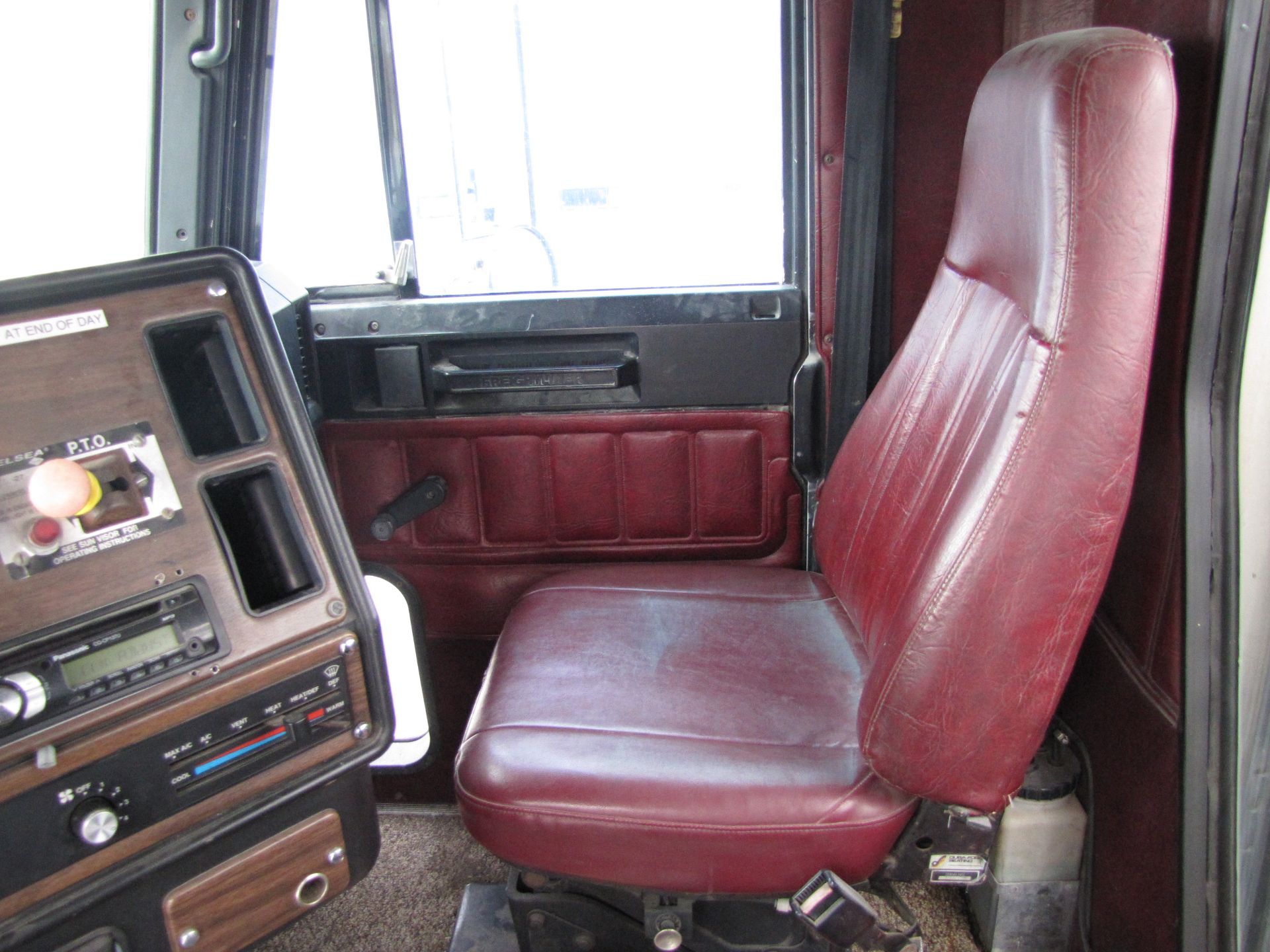 1993 Freightliner FLD120 semi truck - Image 63 of 71
