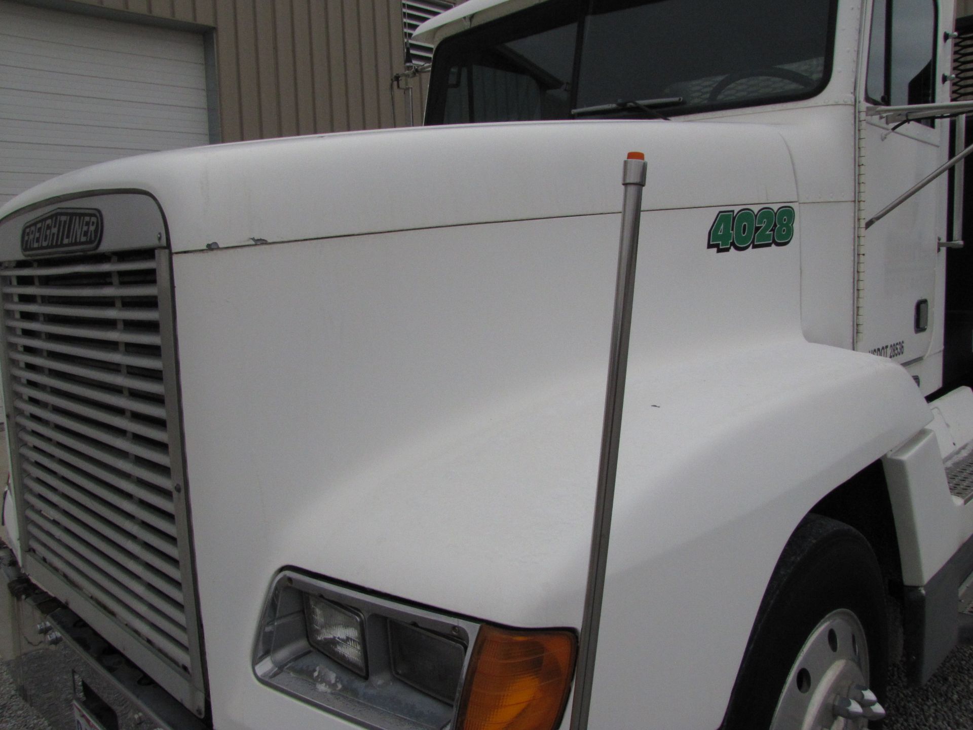 1993 Freightliner FLD120 semi truck - Image 17 of 71