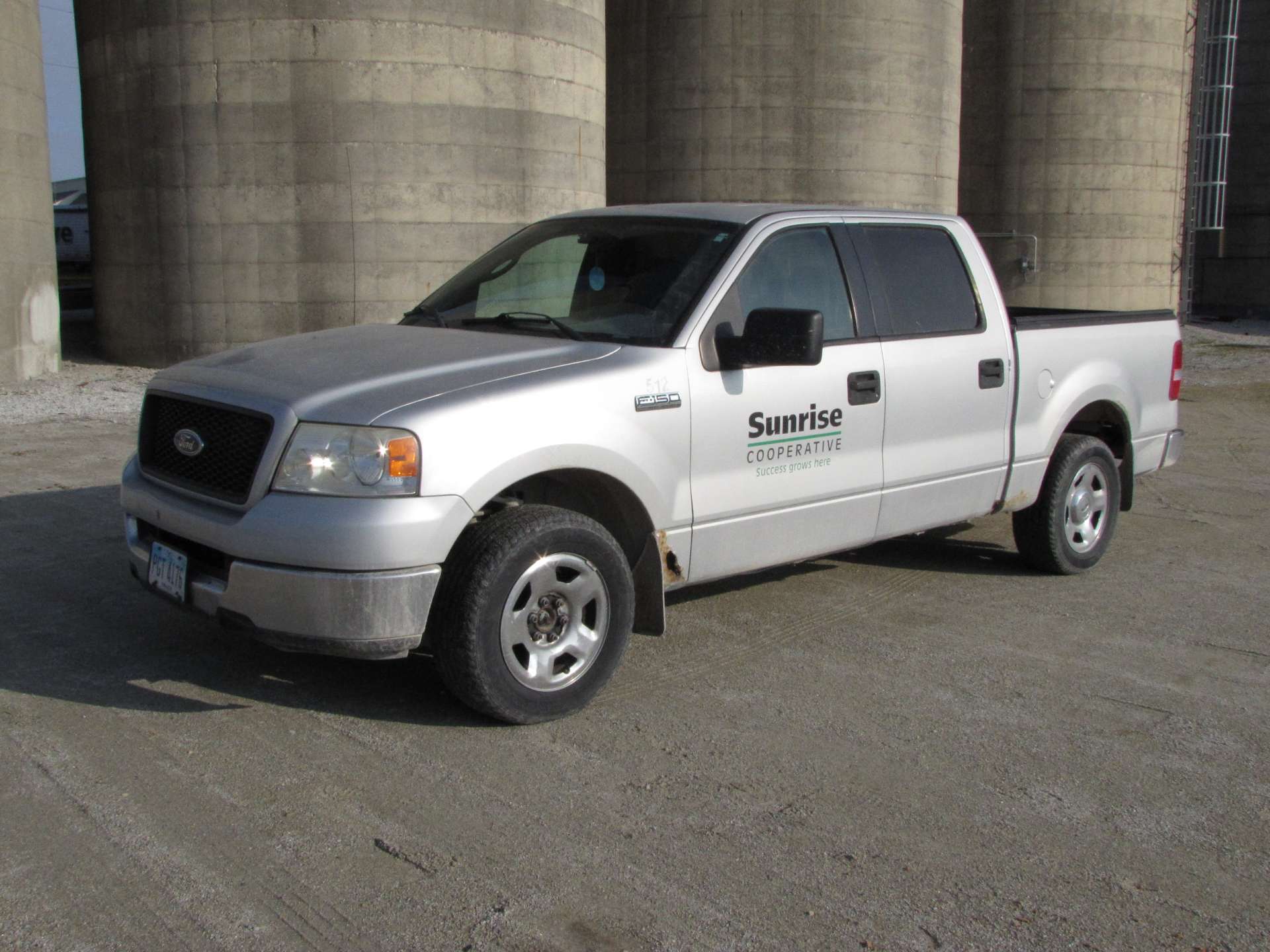 2005 Ford F-150 XLT pickup truck - Image 2 of 89