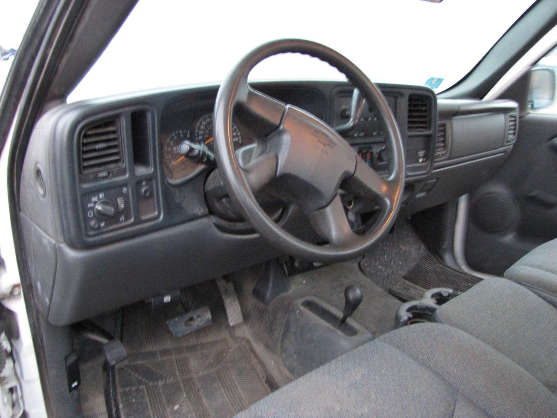 2006 Chevy 2500 HD pickup truck - Image 58 of 65