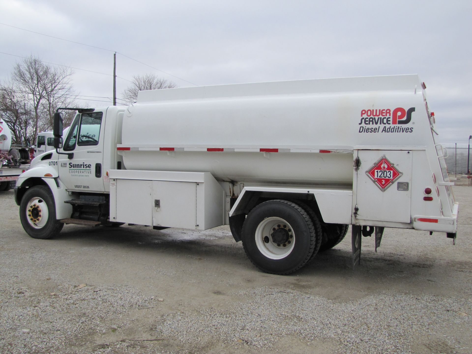 2007 International 4300 fuel truck - Image 6 of 73